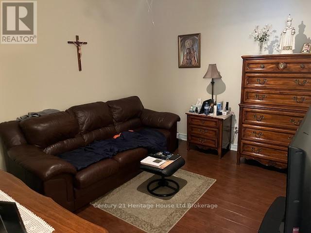#1 21 BALAZS COURT - 10