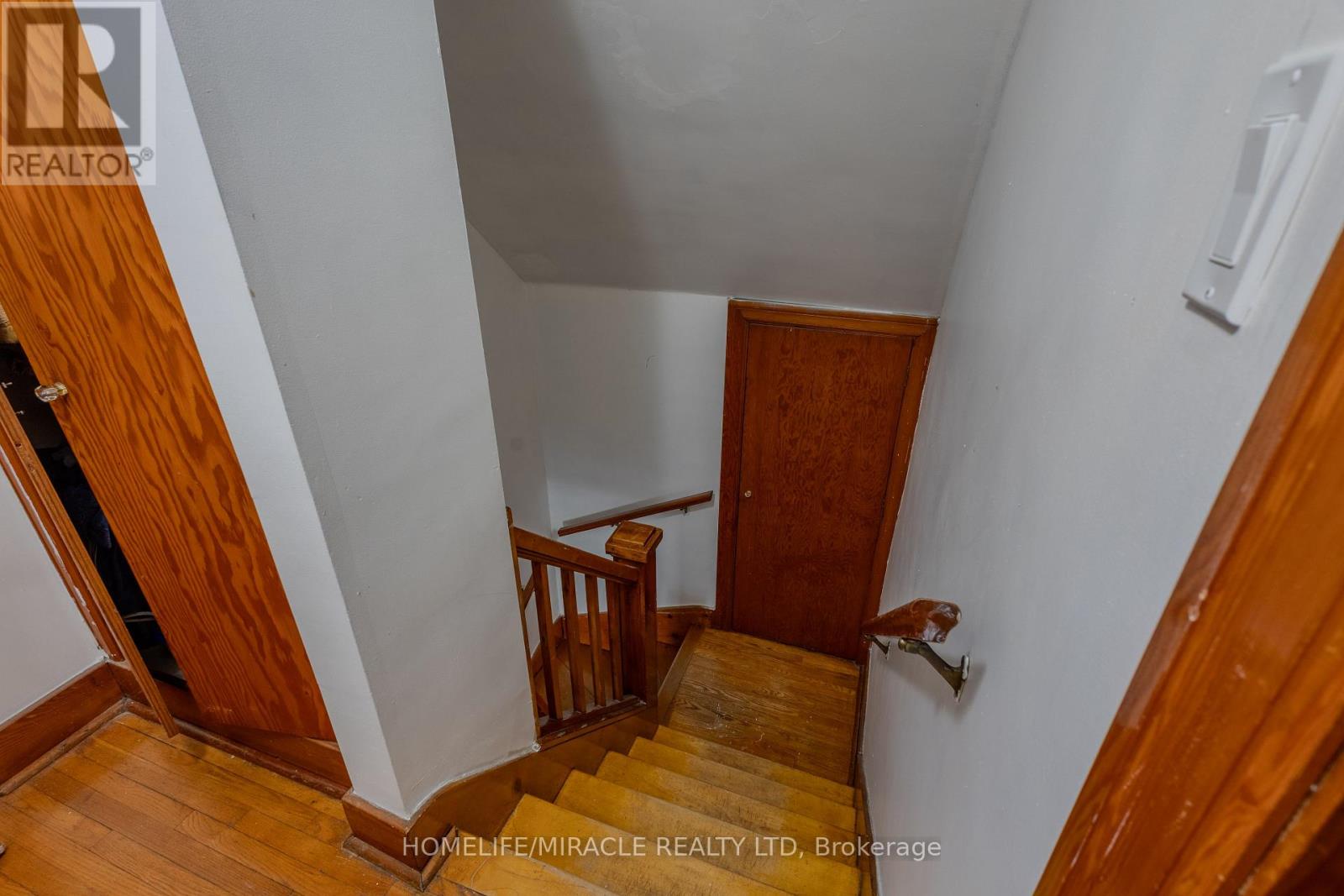 437 CLARKE ROAD - 5