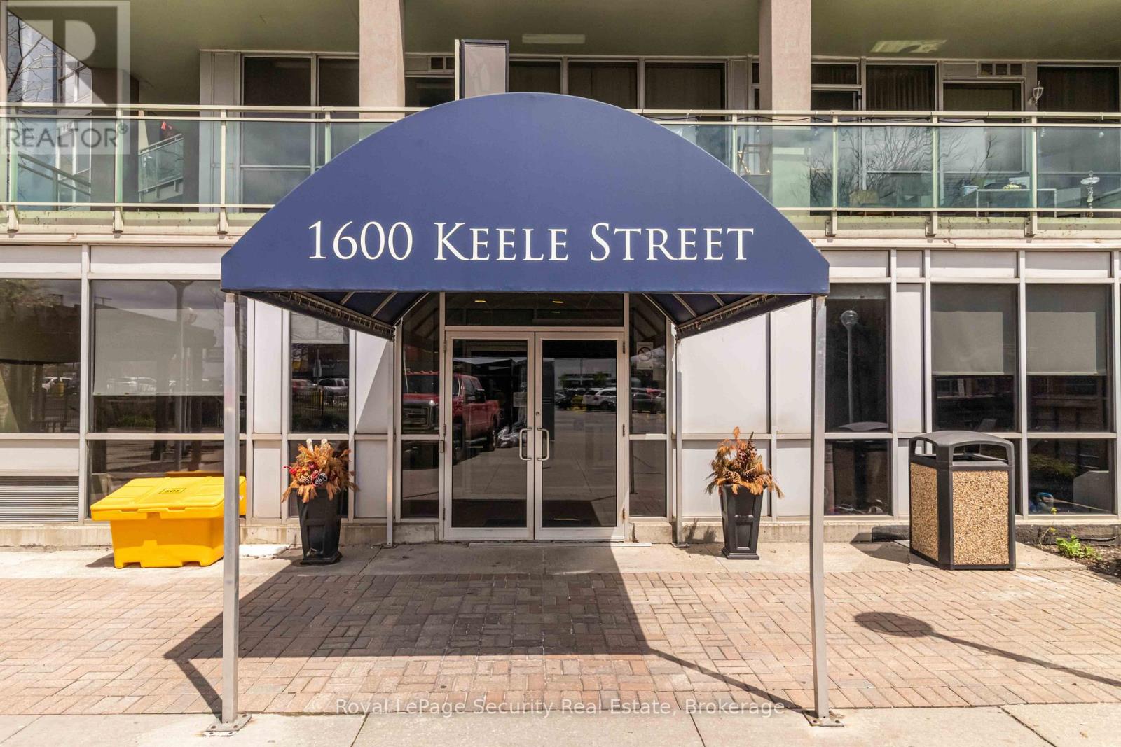#911 1600 KEELE STREET - 2
