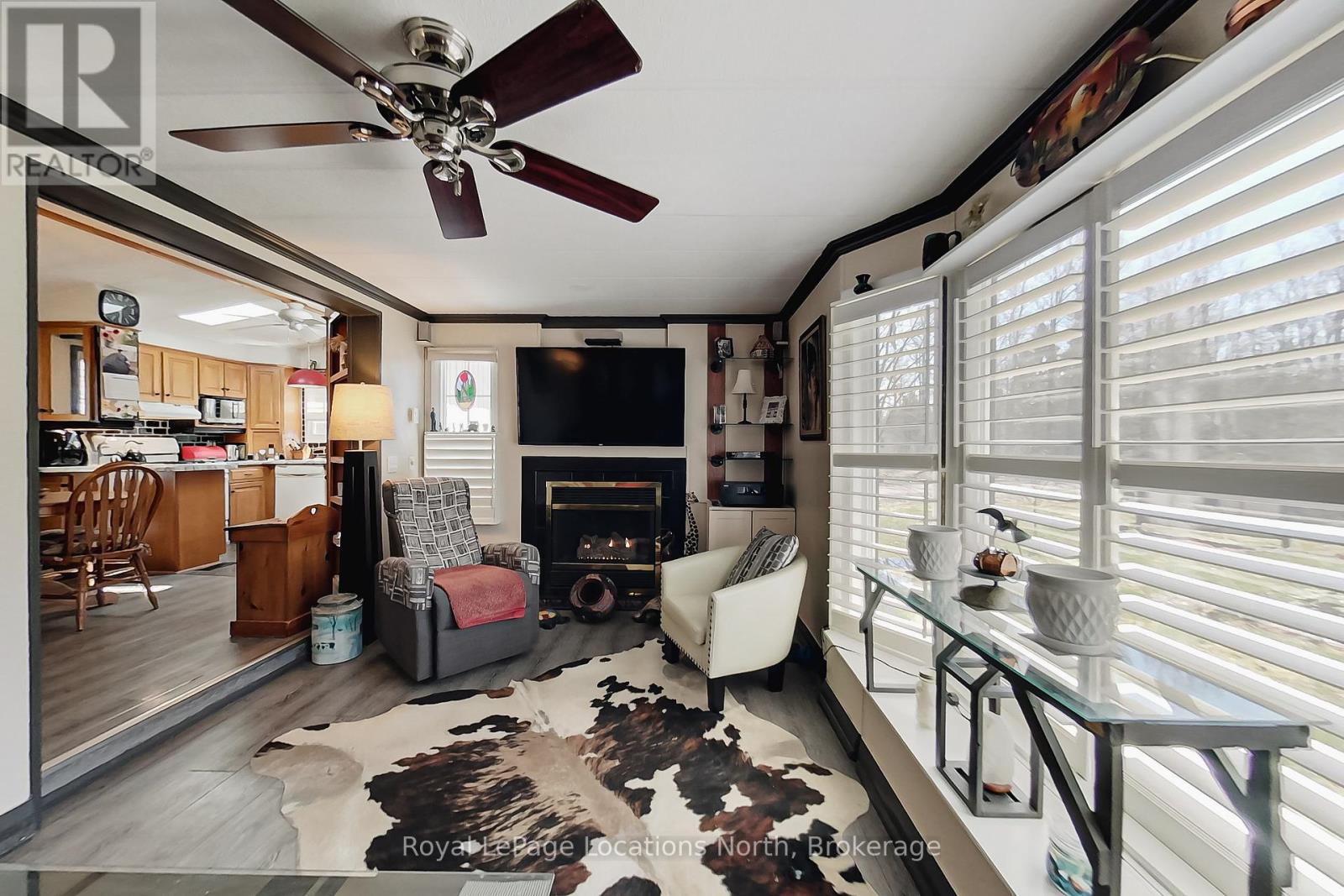 18 PRINCE CHARLES AVENUE - 26