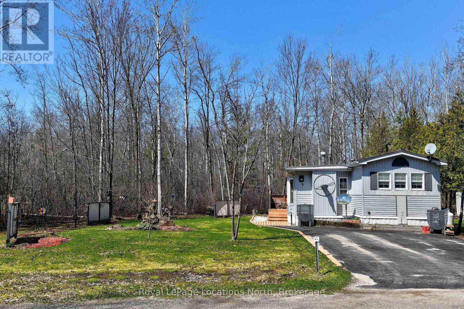 18 PRINCE CHARLES AVENUE - 36