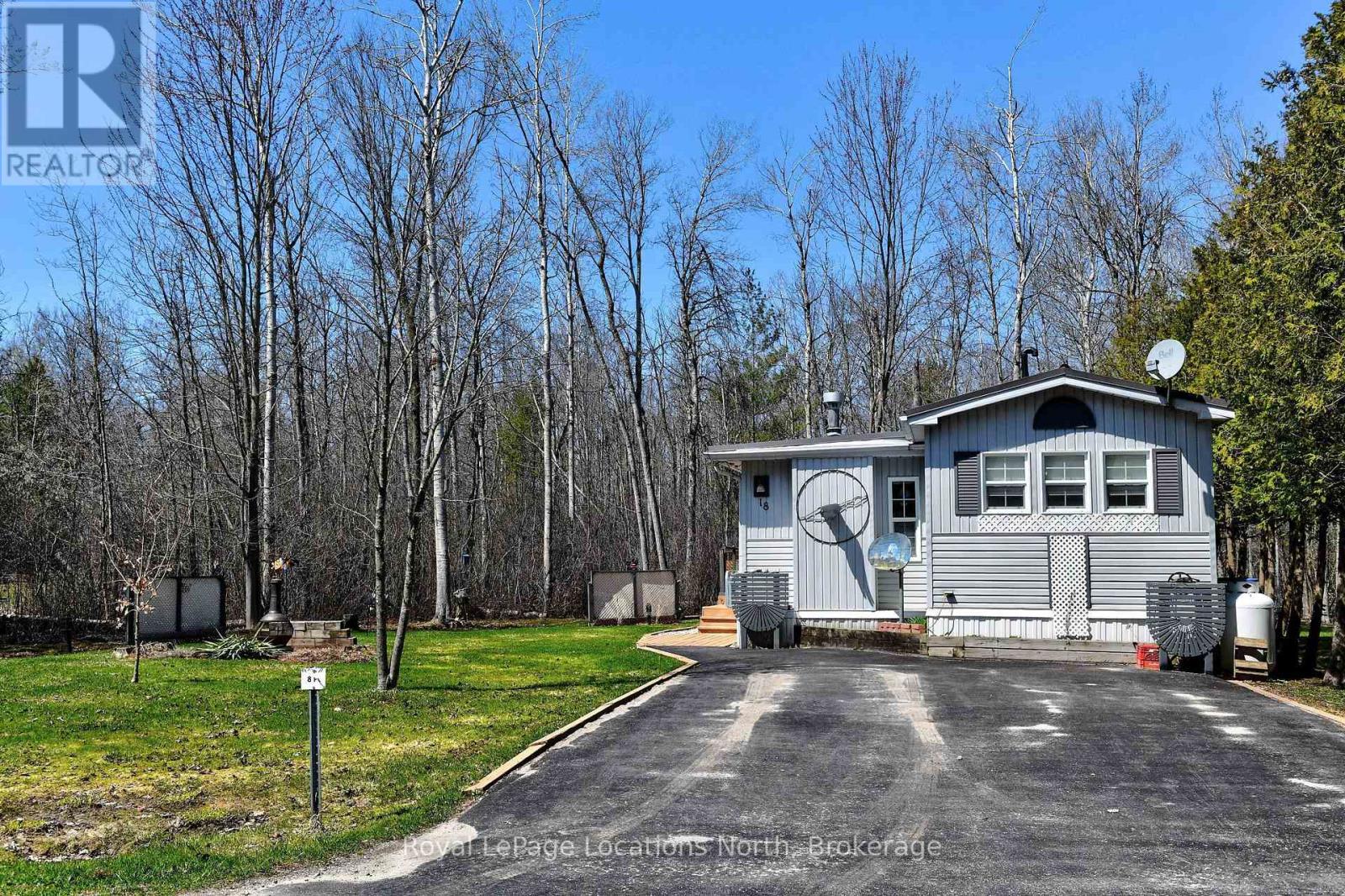 18 PRINCE CHARLES AVENUE - 37