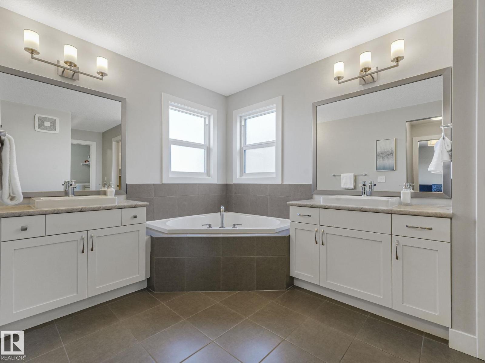 4260 CHARLES CL SW, Edmonton