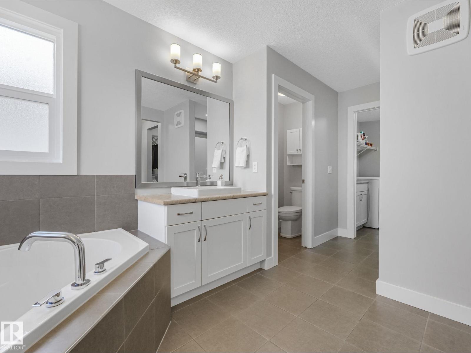4260 CHARLES CL SW, Edmonton