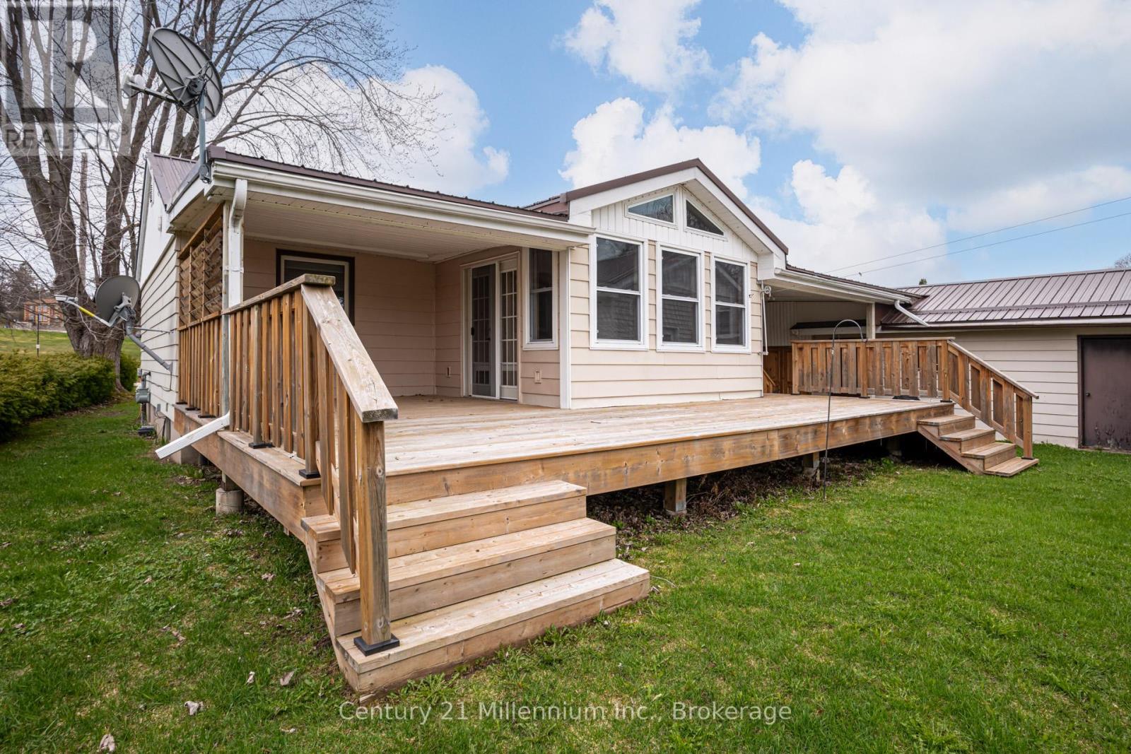 371 HUNTER STREET - 6