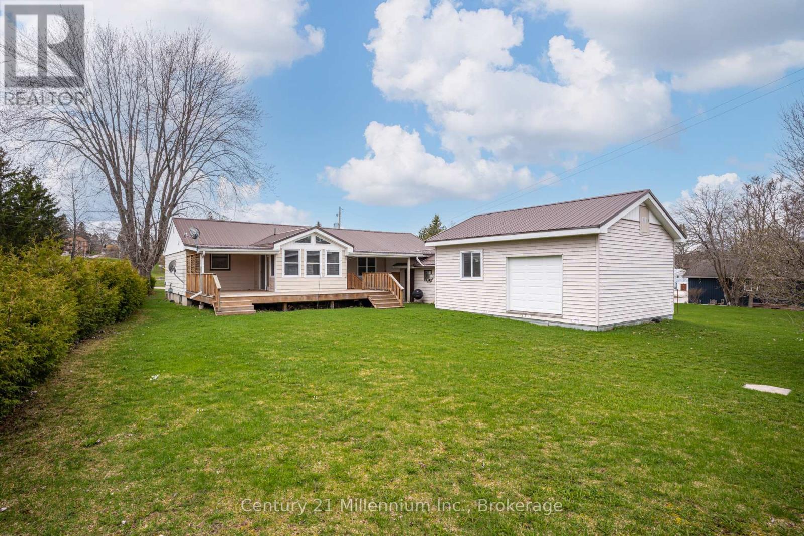 371 HUNTER STREET - 8
