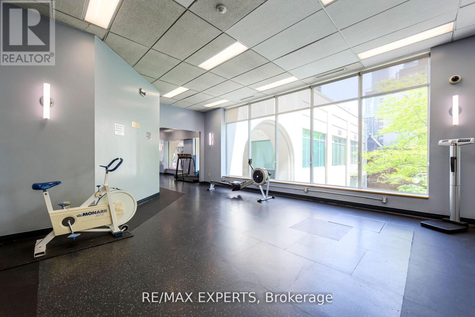 #1006 942 YONGE STREET - 34