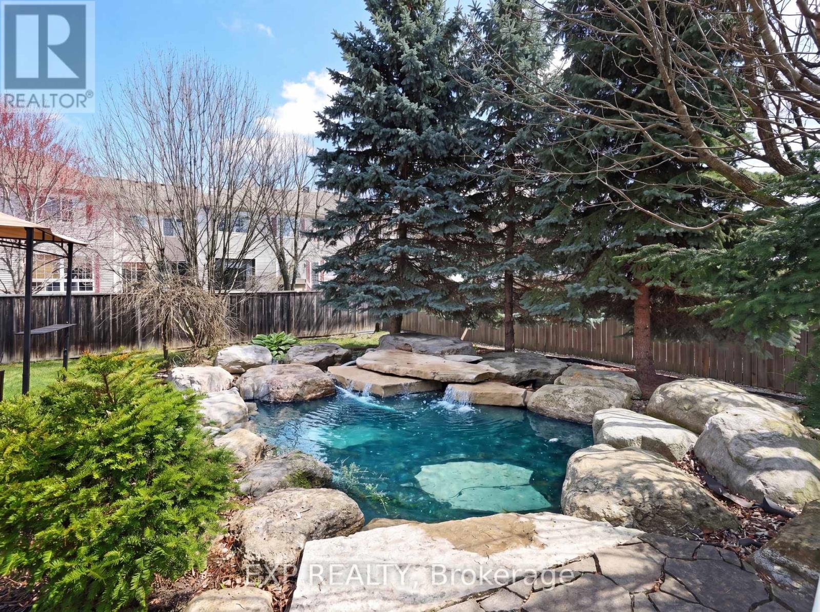 415 DUNDONALD DRIVE - 44