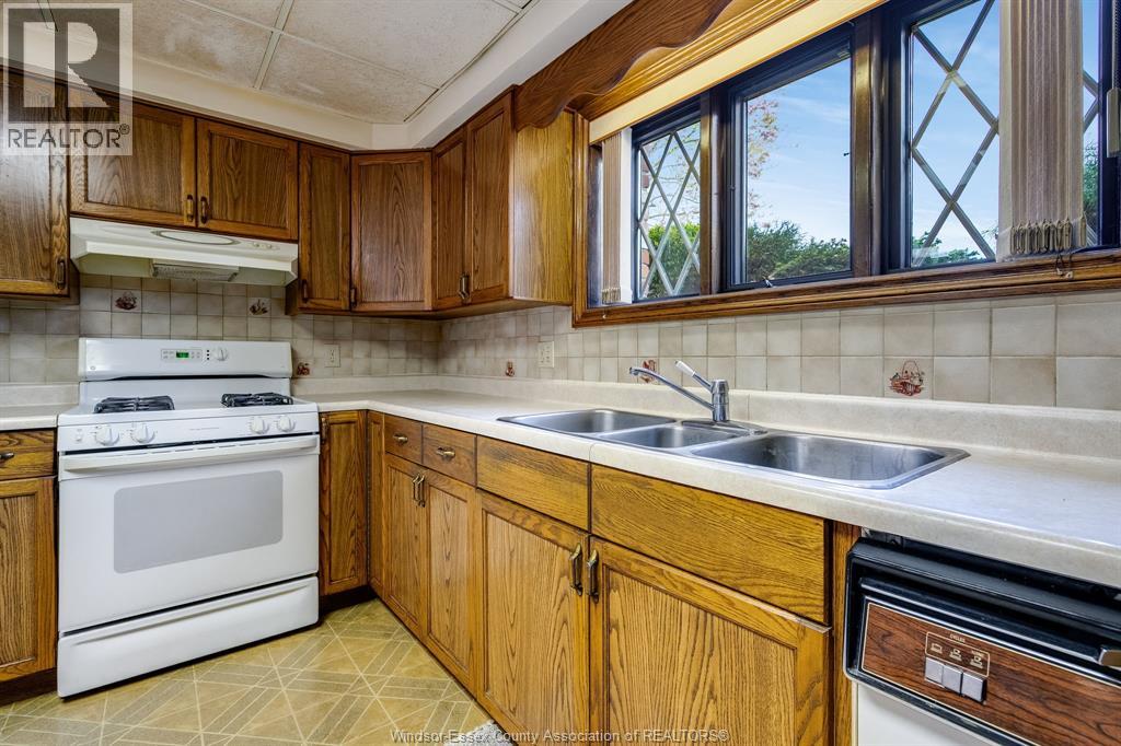5 Lucy CRESCENT - 30