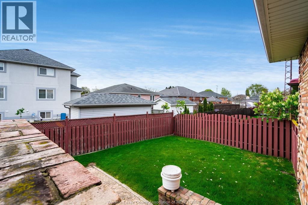 5 Lucy CRESCENT - 46