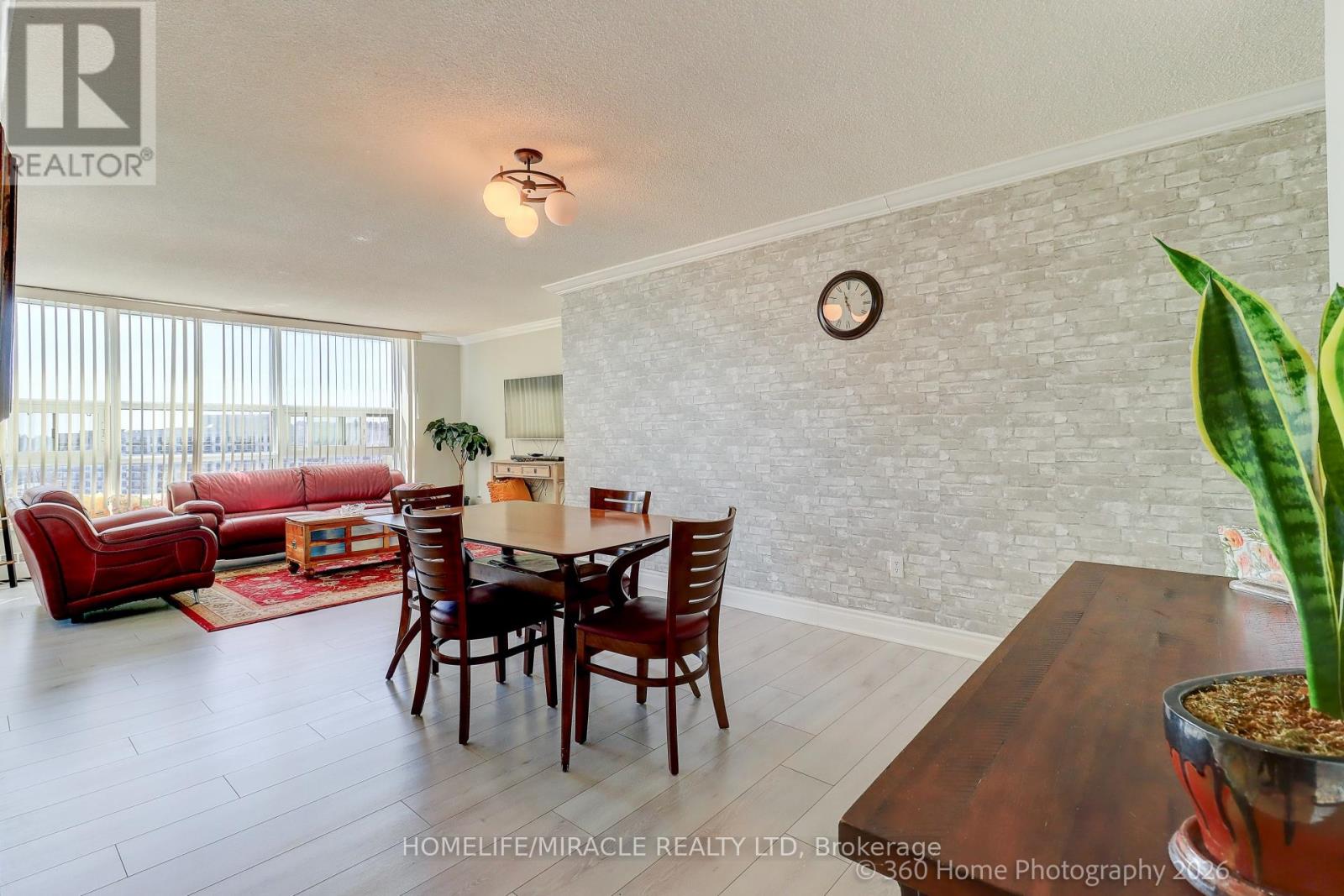 #909 3380 EGLINTON AVENUE E - 5