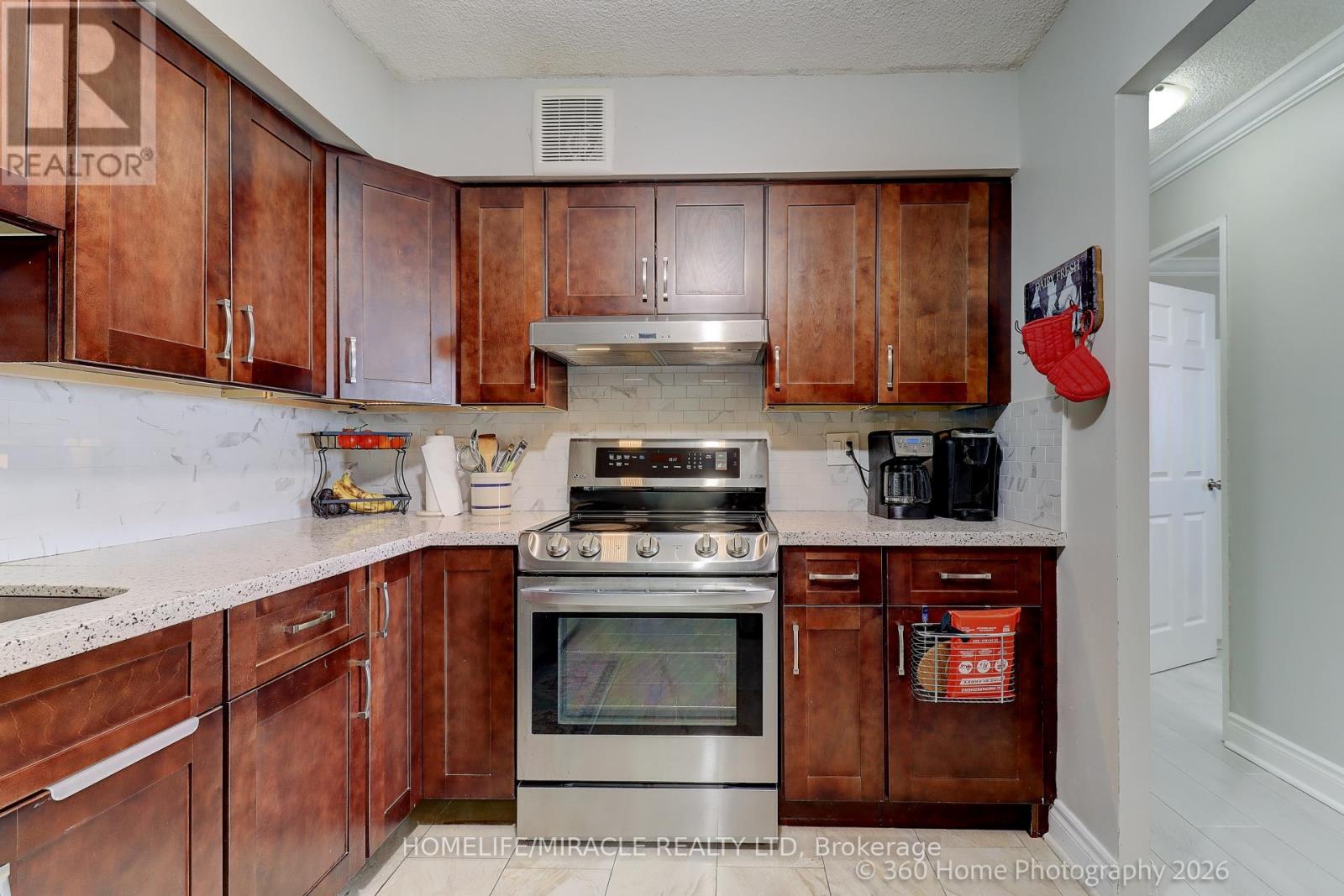 #909 3380 EGLINTON AVENUE E - 9