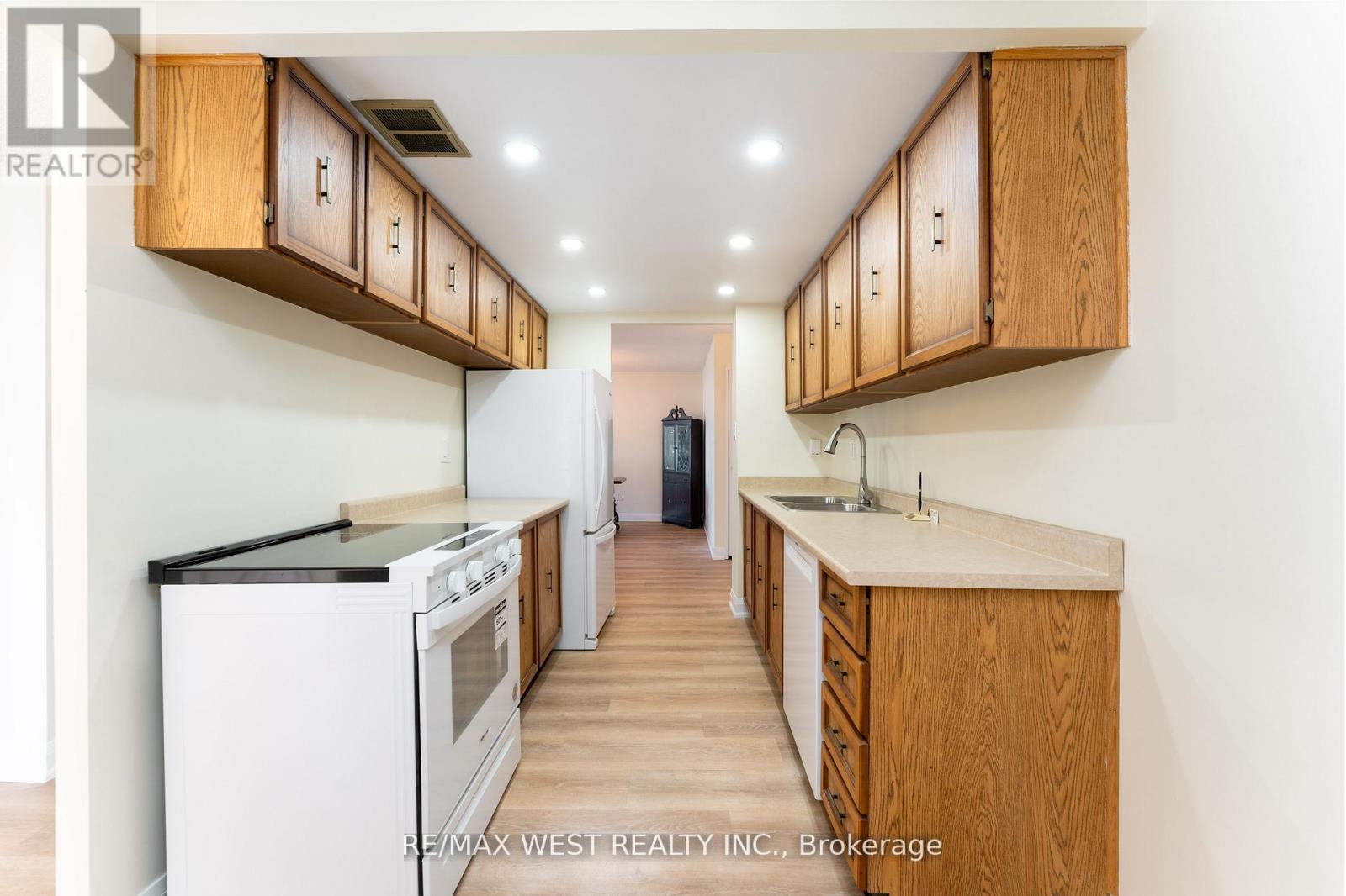 #2307 3151 BRIDLETOWNE CIRCLE - 16