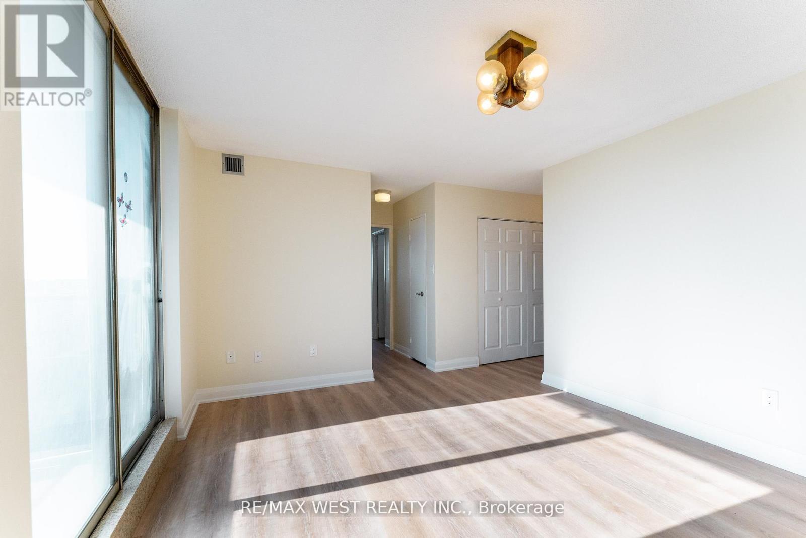 #2307 3151 BRIDLETOWNE CIRCLE - 21