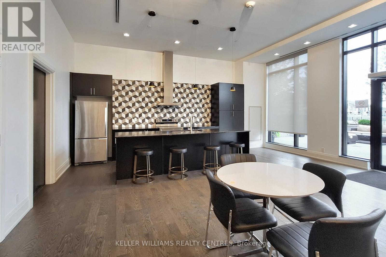 #101 555 WILLIAM GRAHAM DRIVE - 43