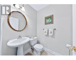 Bathroom - 18 Honeywood Road, Vaughan, ON L4J9C2 Photo 11