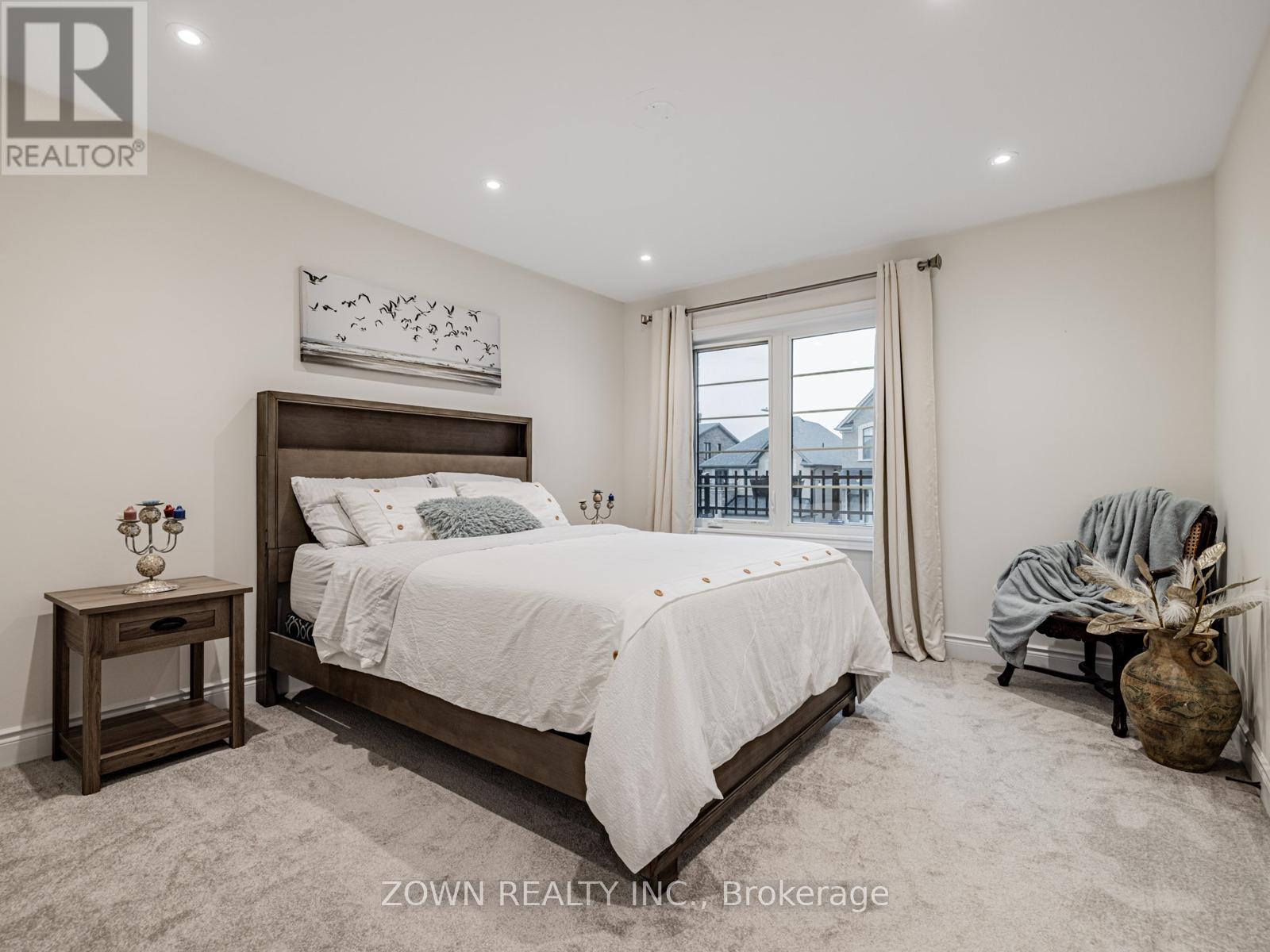 1352 BLACKMORE STREET - 23