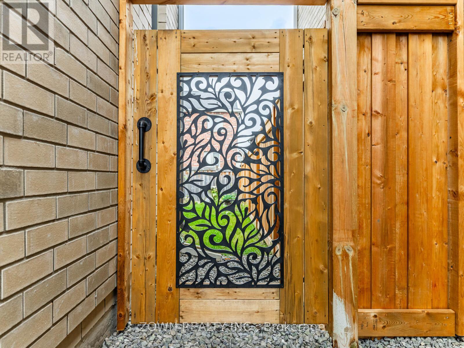 1352 BLACKMORE STREET - 28