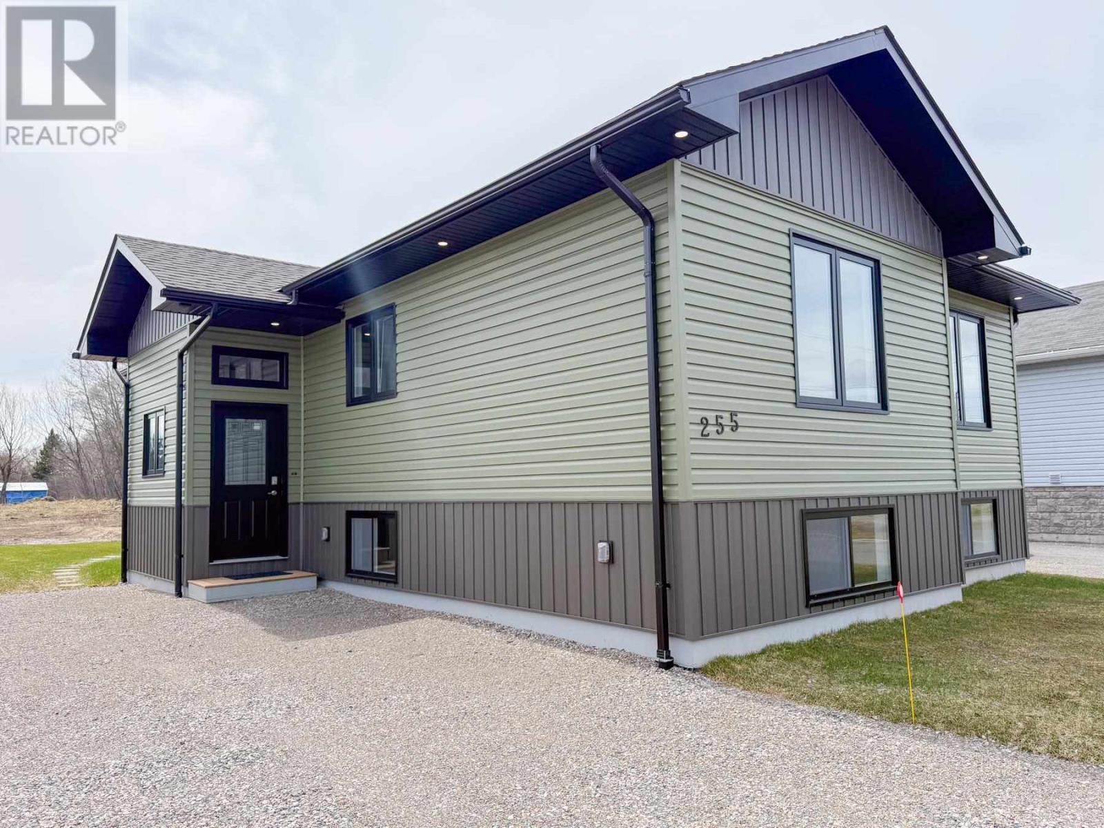 255 East Balfour ST, Sault Ste. Marie, Ontario, P6C1W9 — Photo 40