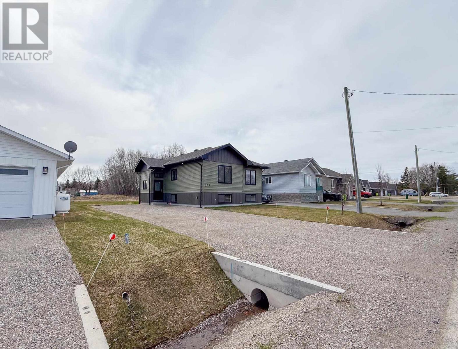 255 East Balfour ST, Sault Ste. Marie, Ontario, P6C1W9 — Photo 47