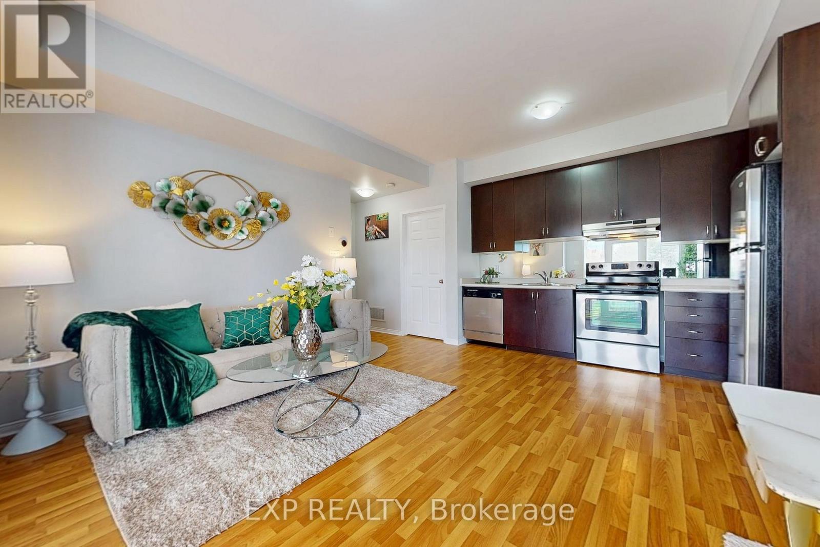 #32 60 FAIRWOOD CIRCLE - 16