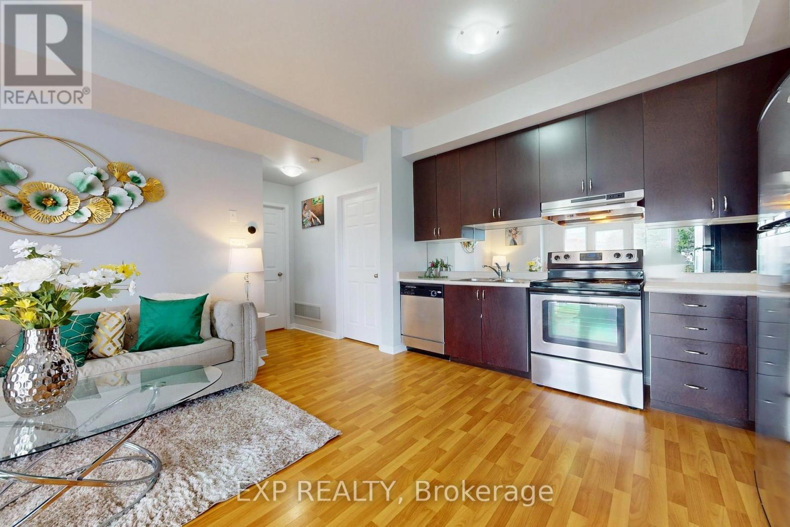 #32 60 FAIRWOOD CIRCLE - 17