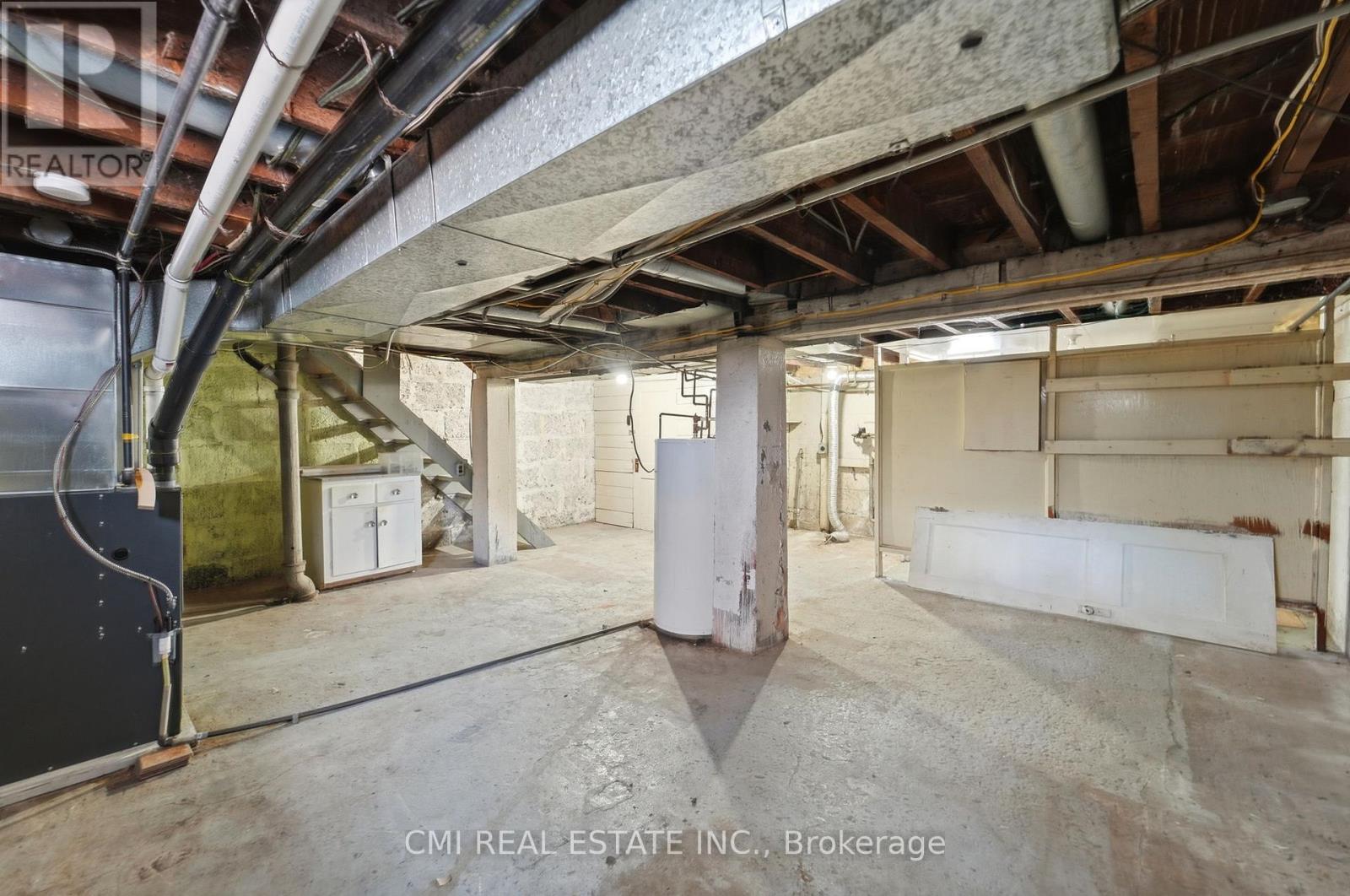 555 SMERDON STREET - 33