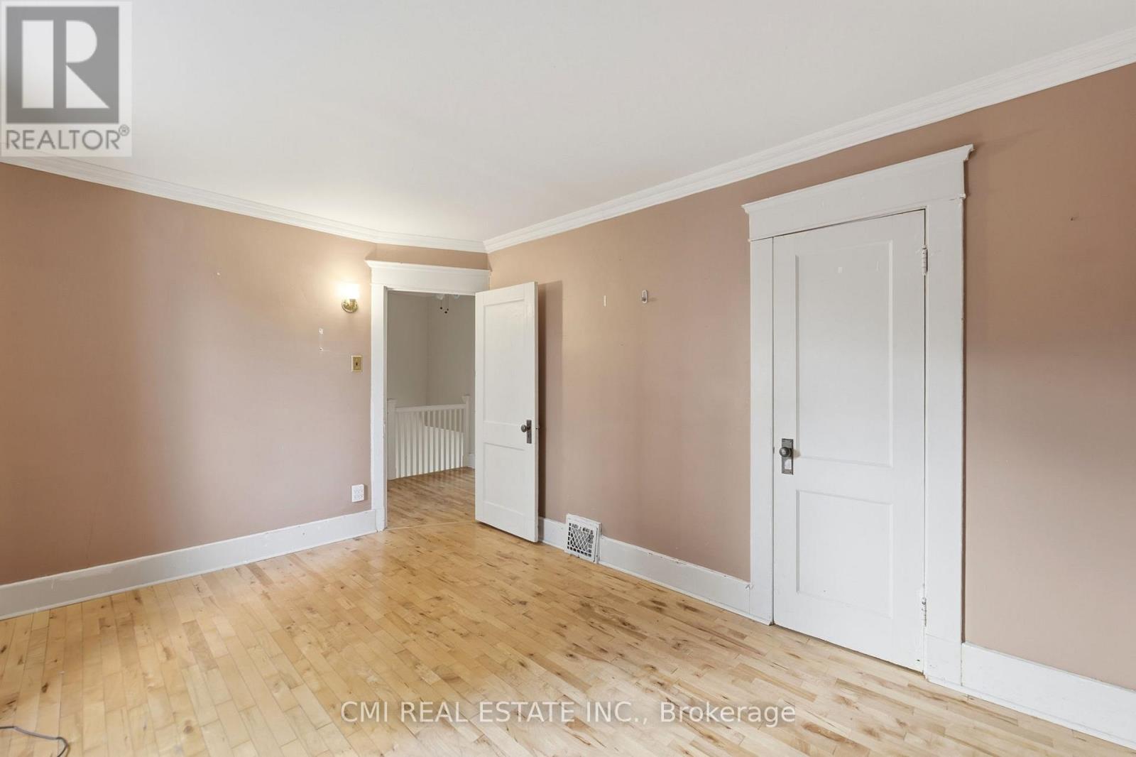 555 SMERDON STREET - 29