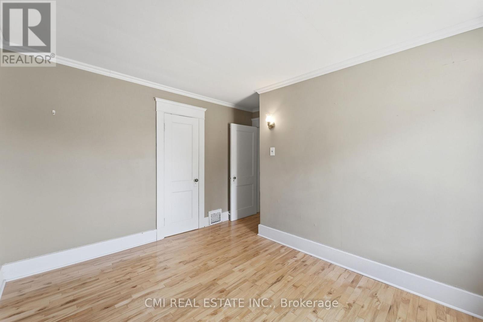 555 SMERDON STREET - 26