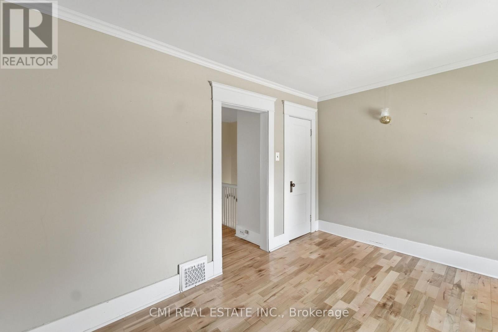 555 SMERDON STREET - 24