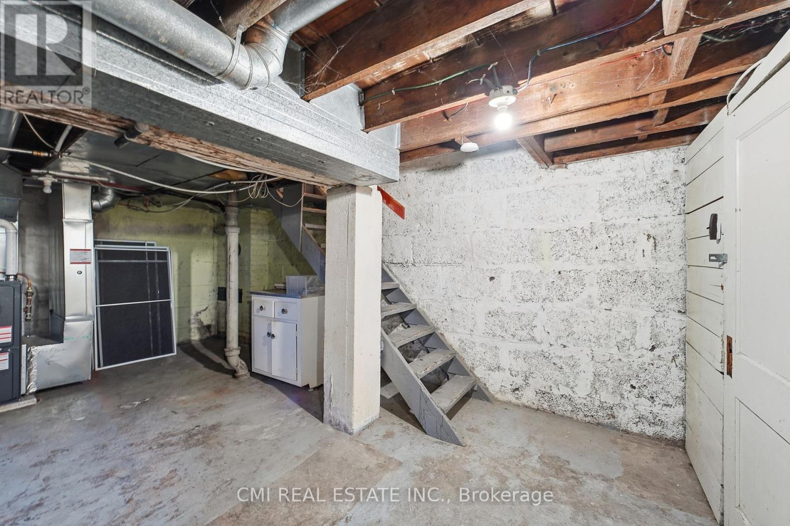 555 SMERDON STREET - 34