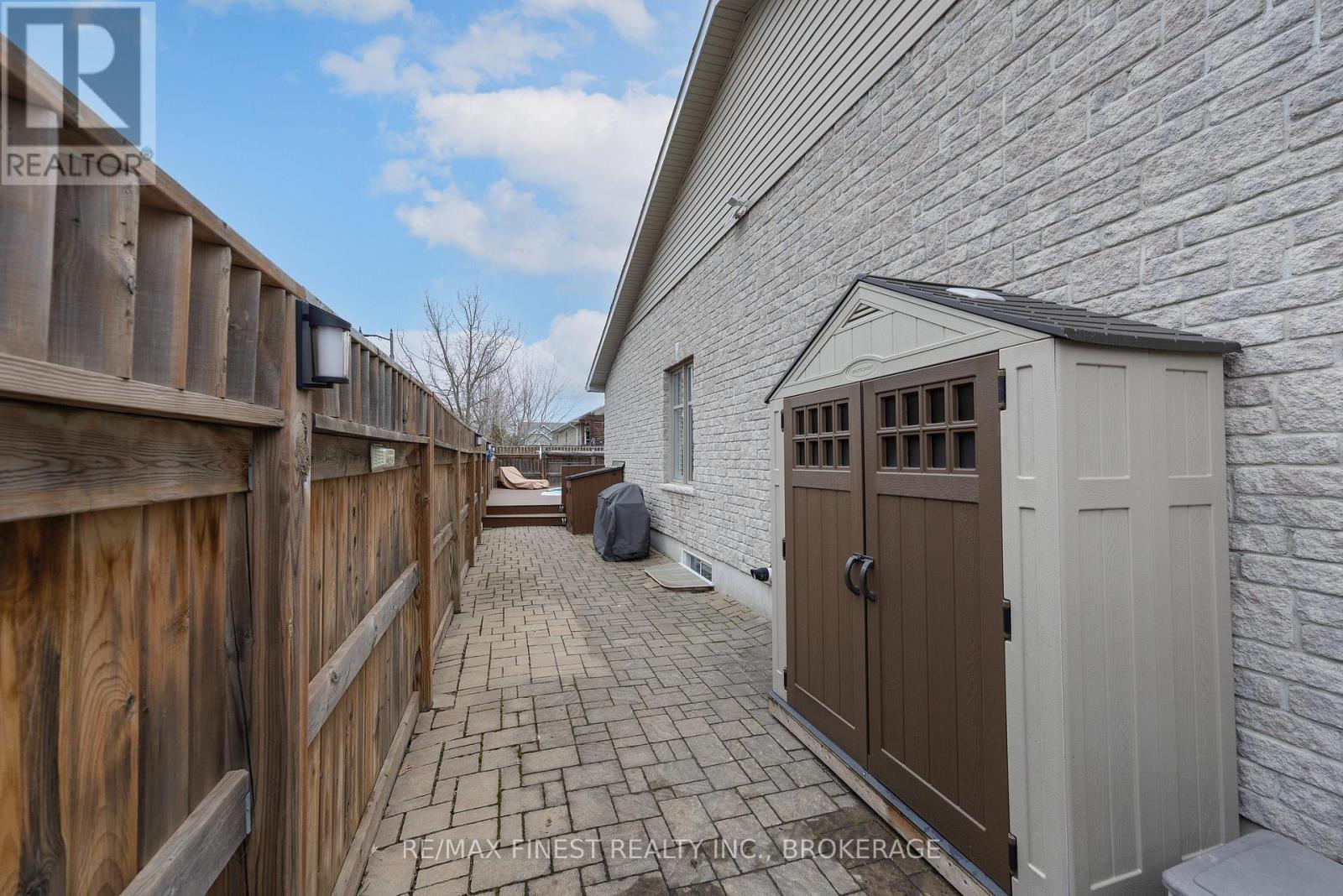 1667 CRIMSON CRESCENT - 43