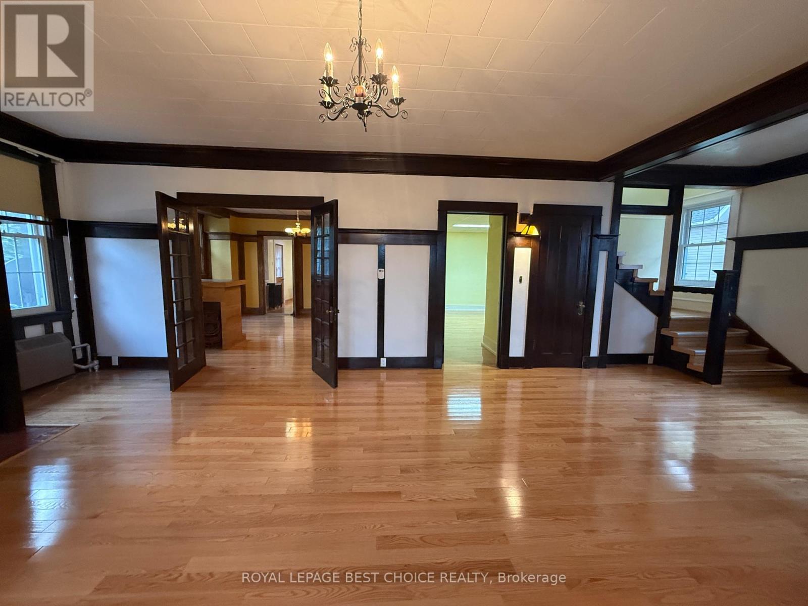 640 BREWSTER STREET - 11