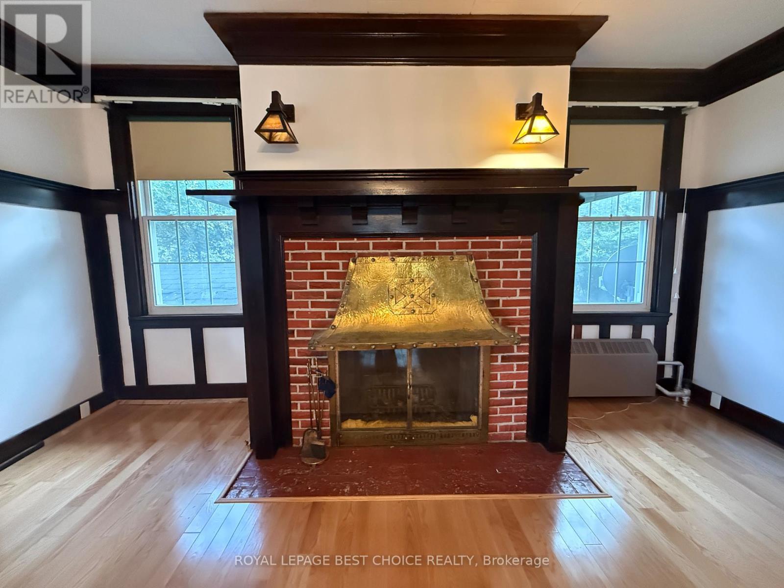 640 BREWSTER STREET - 15