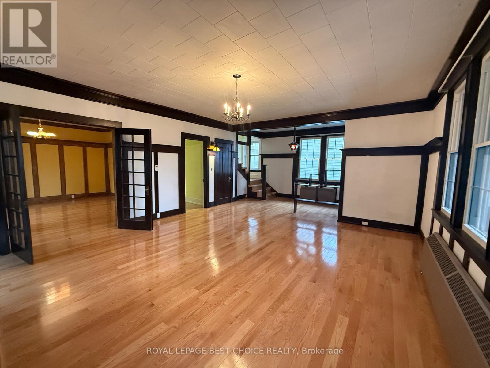 640 BREWSTER STREET - 16