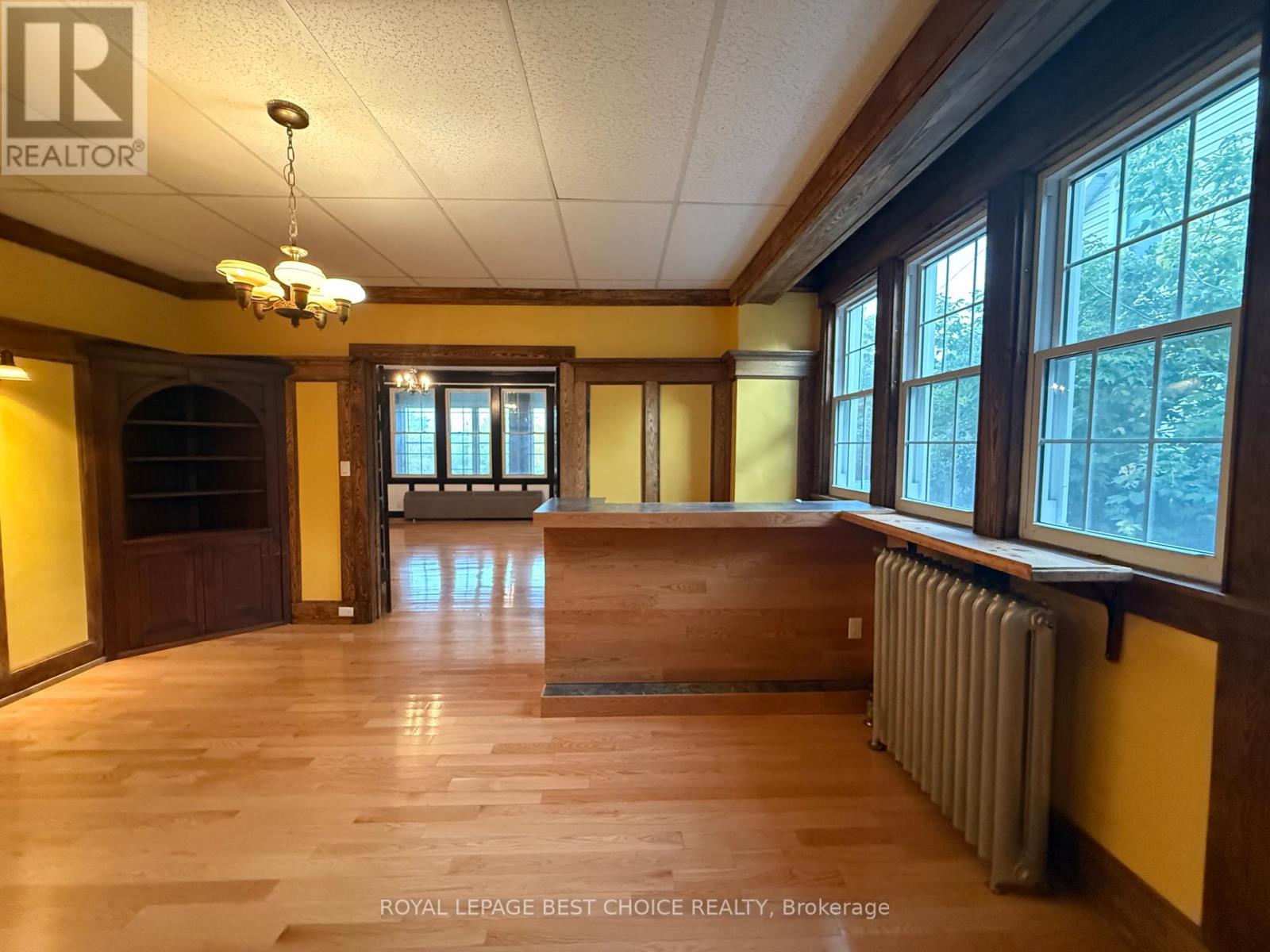 640 BREWSTER STREET - 18