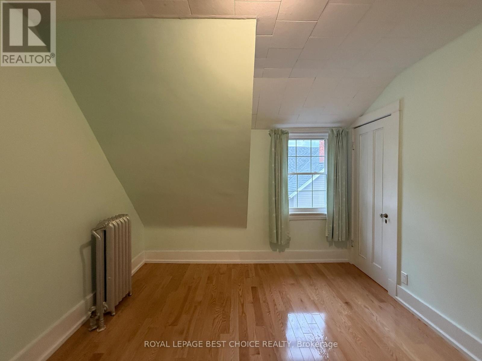 640 BREWSTER STREET - 27