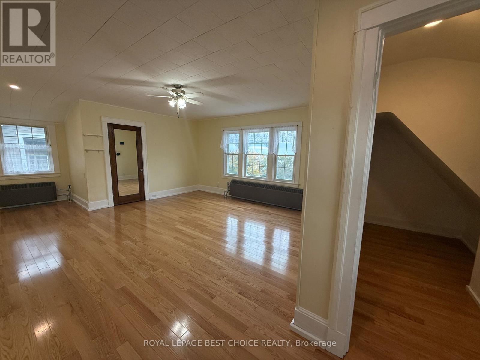 640 BREWSTER STREET - 28