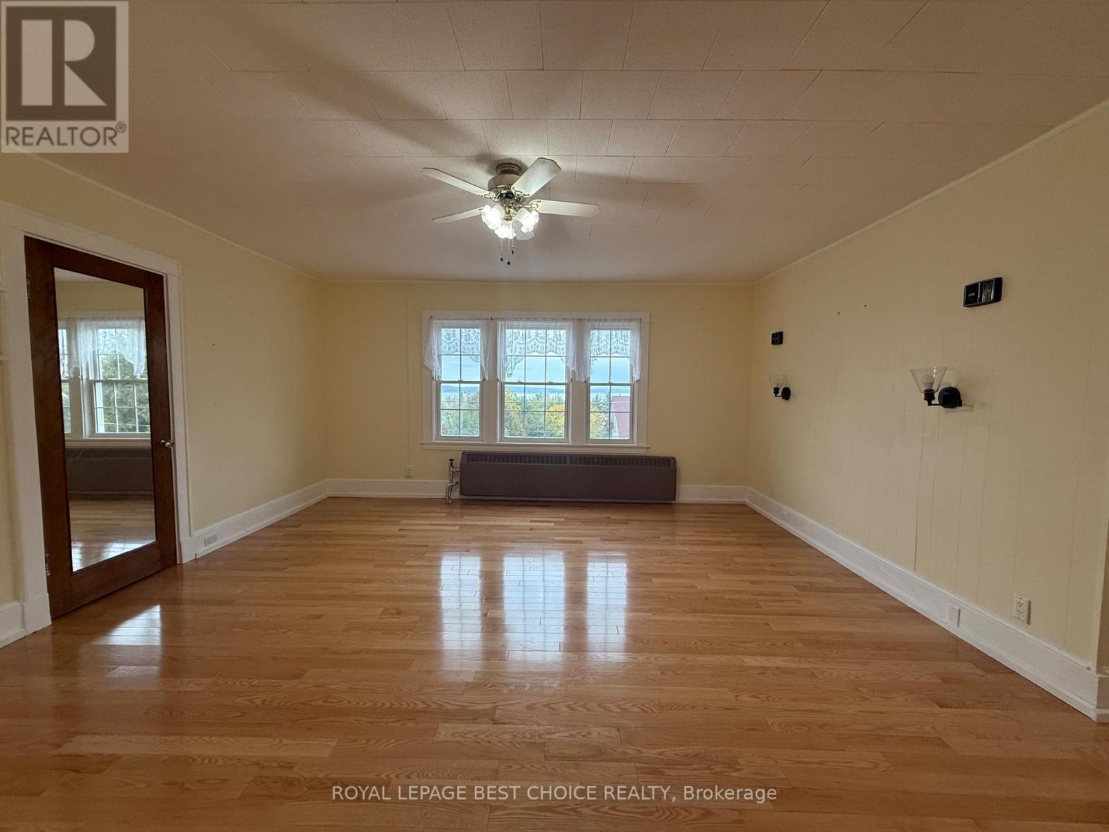 640 BREWSTER STREET - 29
