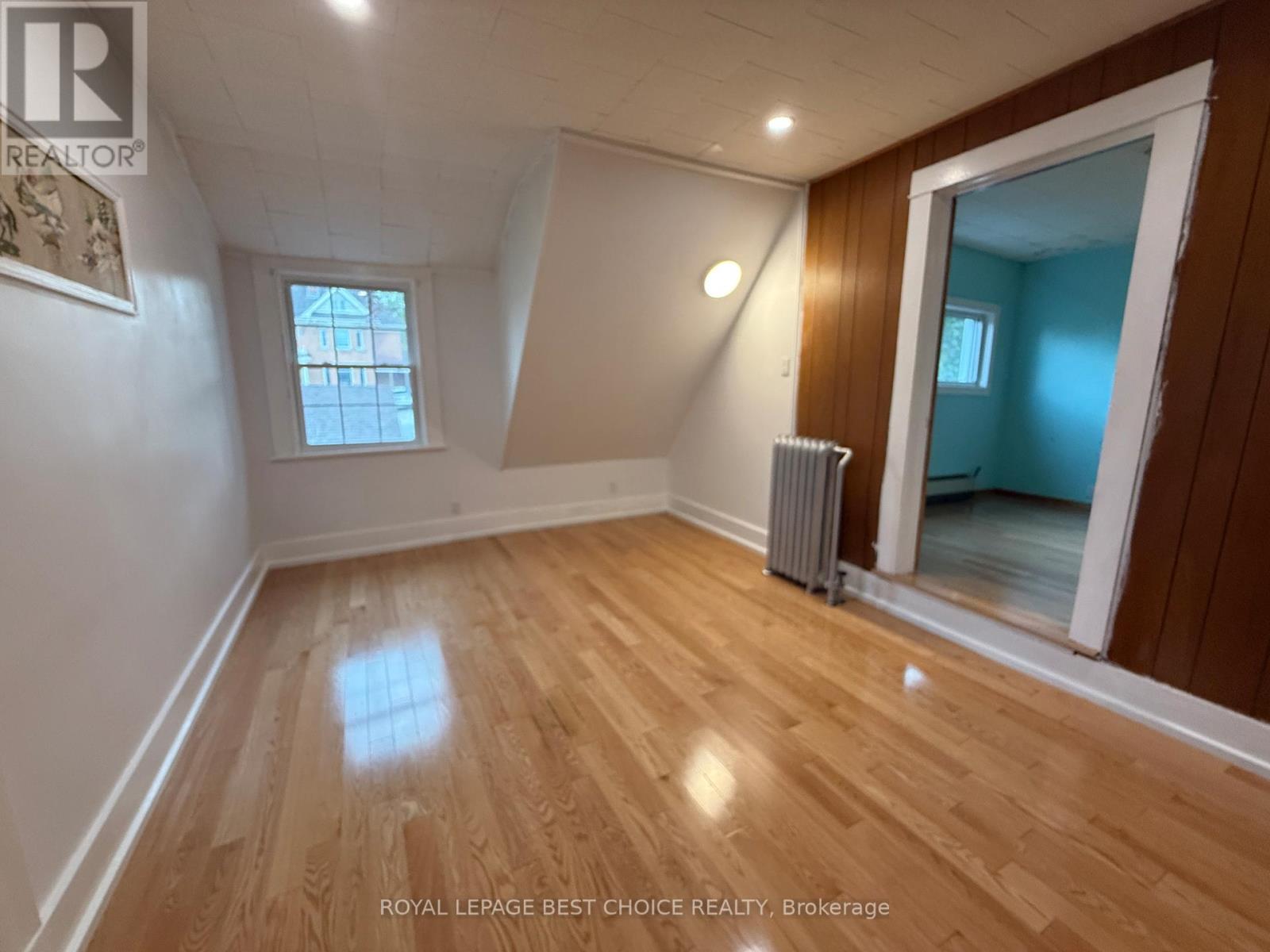 640 BREWSTER STREET - 31