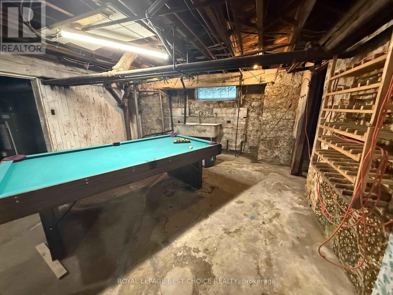 640 BREWSTER STREET - 41