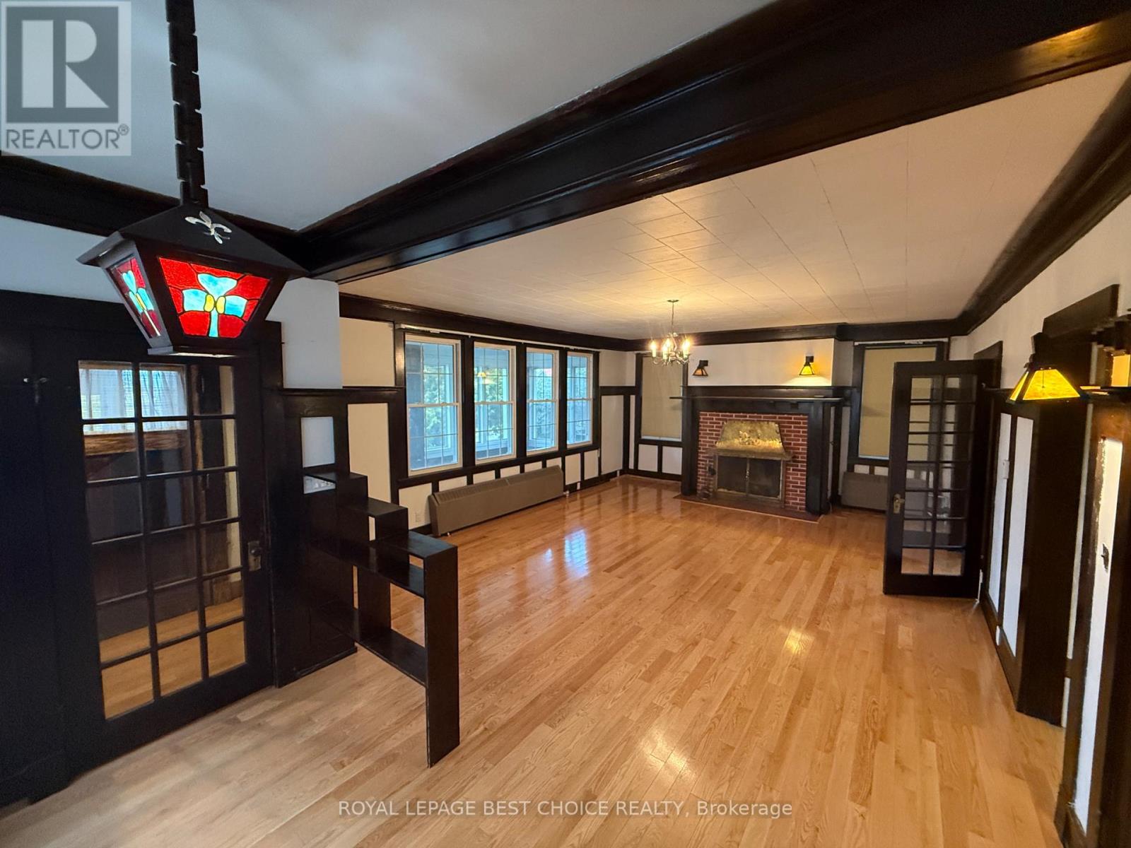640 BREWSTER STREET - 9