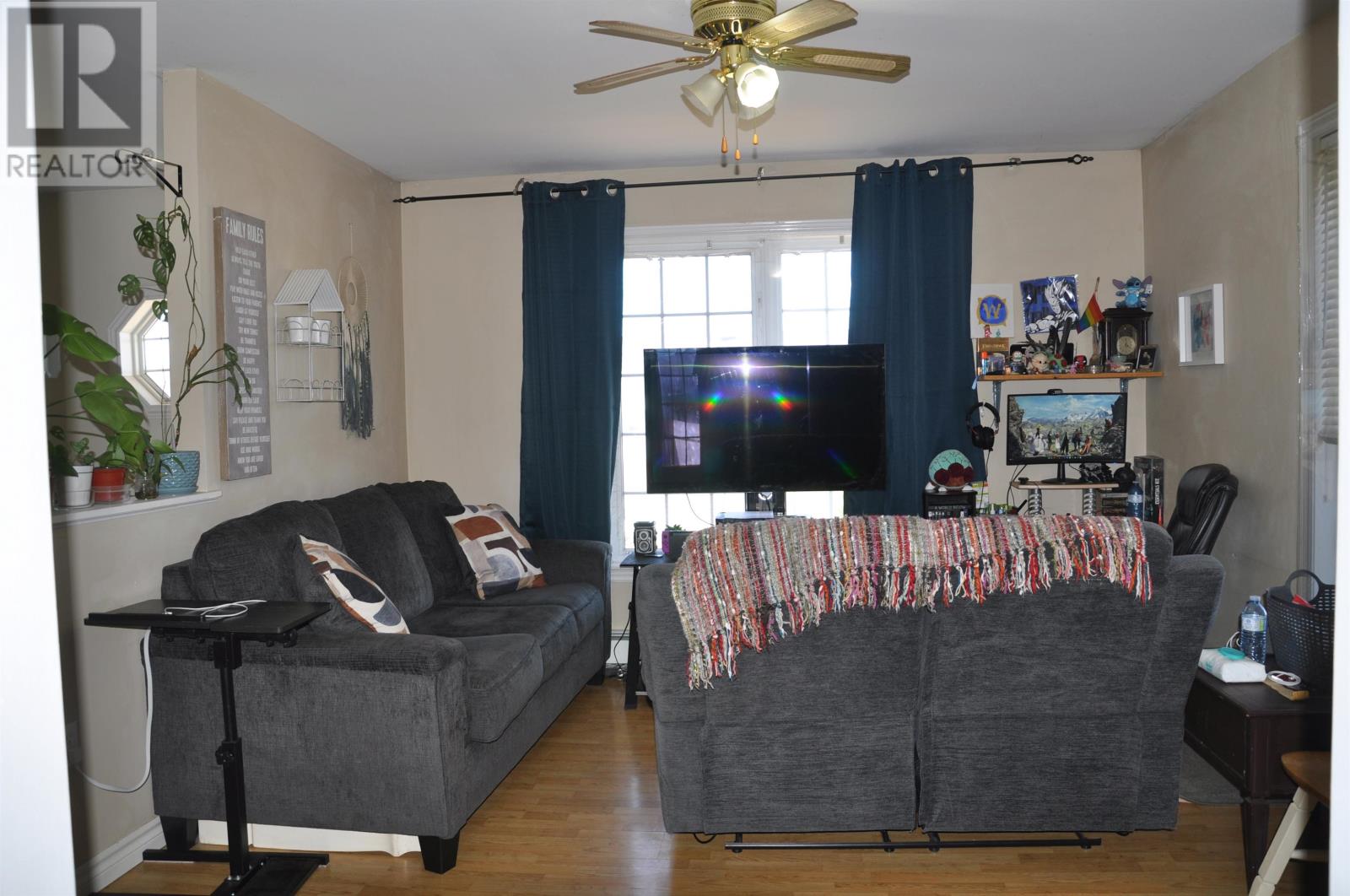 58-60 LOWTHER Drive — photo 19
