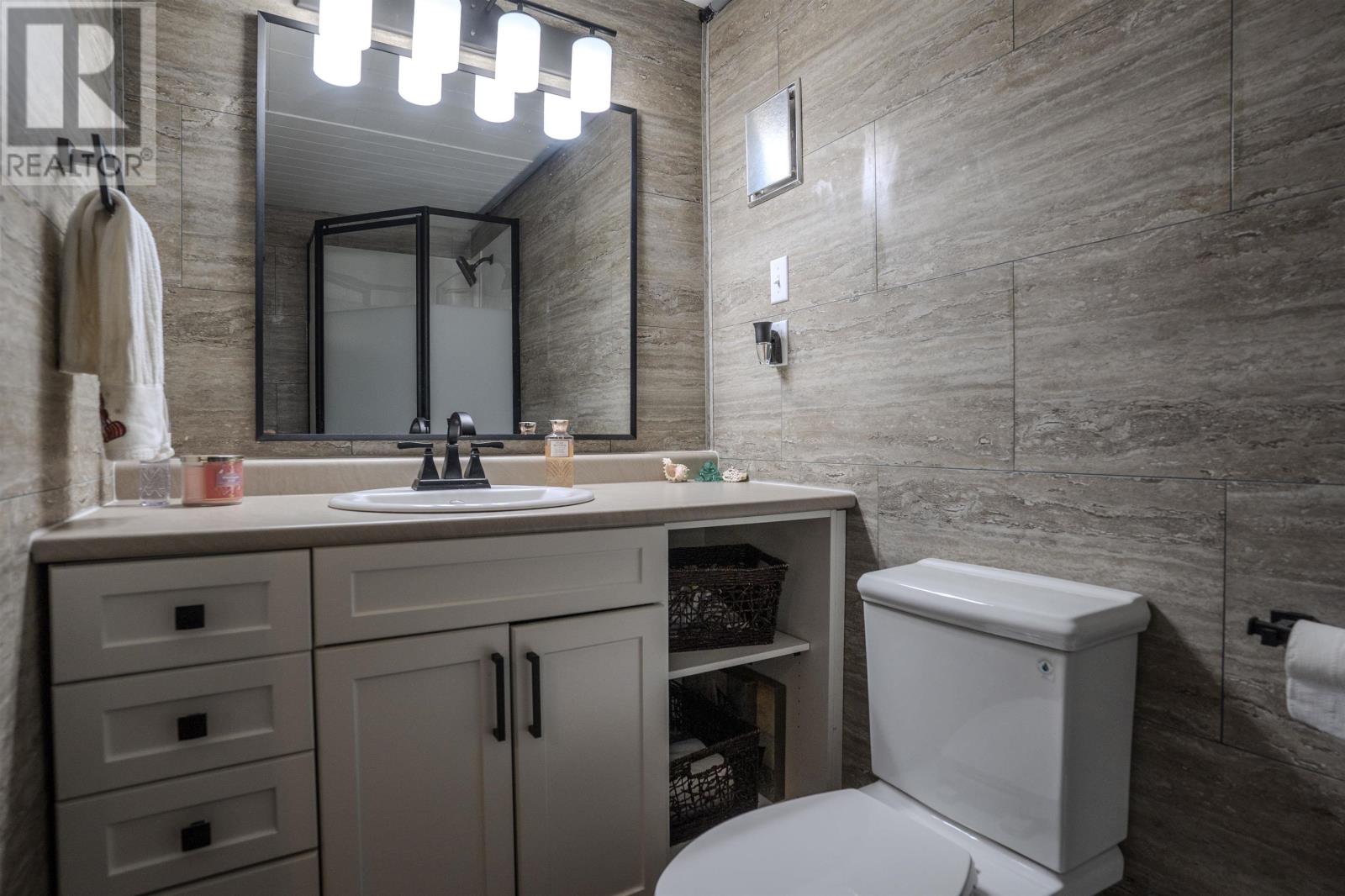 874 ERIE AVE E, THUNDER BAY, Ontario, P7A6N2 — Photo 14