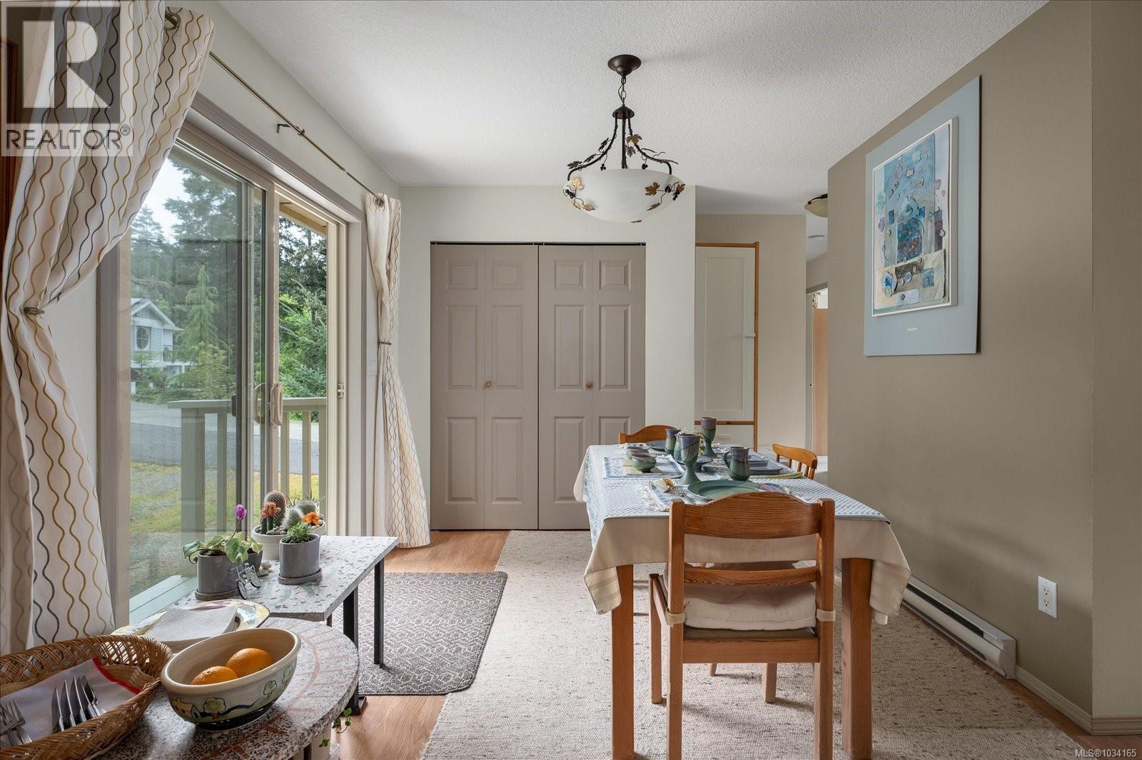 3122 DOLPHIN Dr - 27