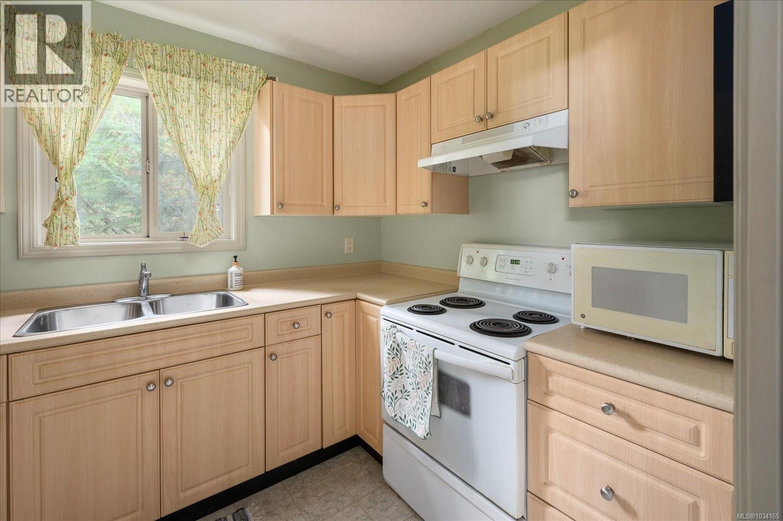 3122 DOLPHIN Dr - 28