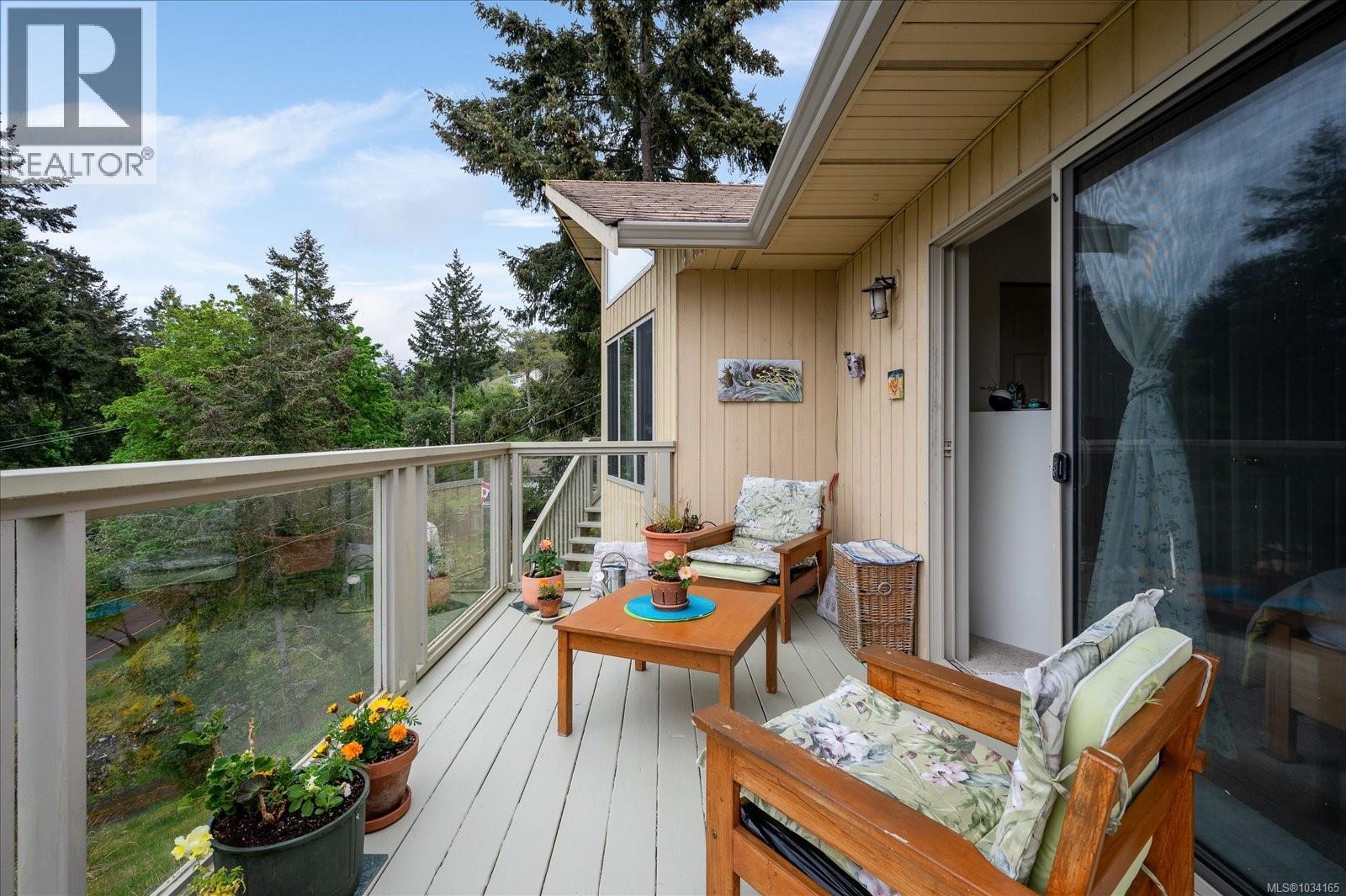 3122 DOLPHIN Dr - 34