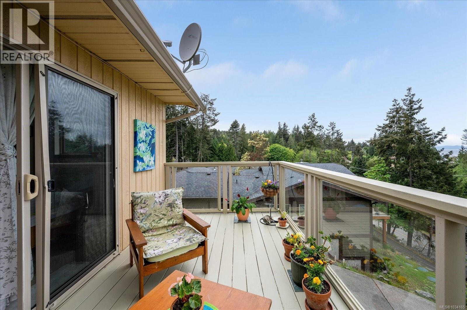 3122 DOLPHIN Dr - 35