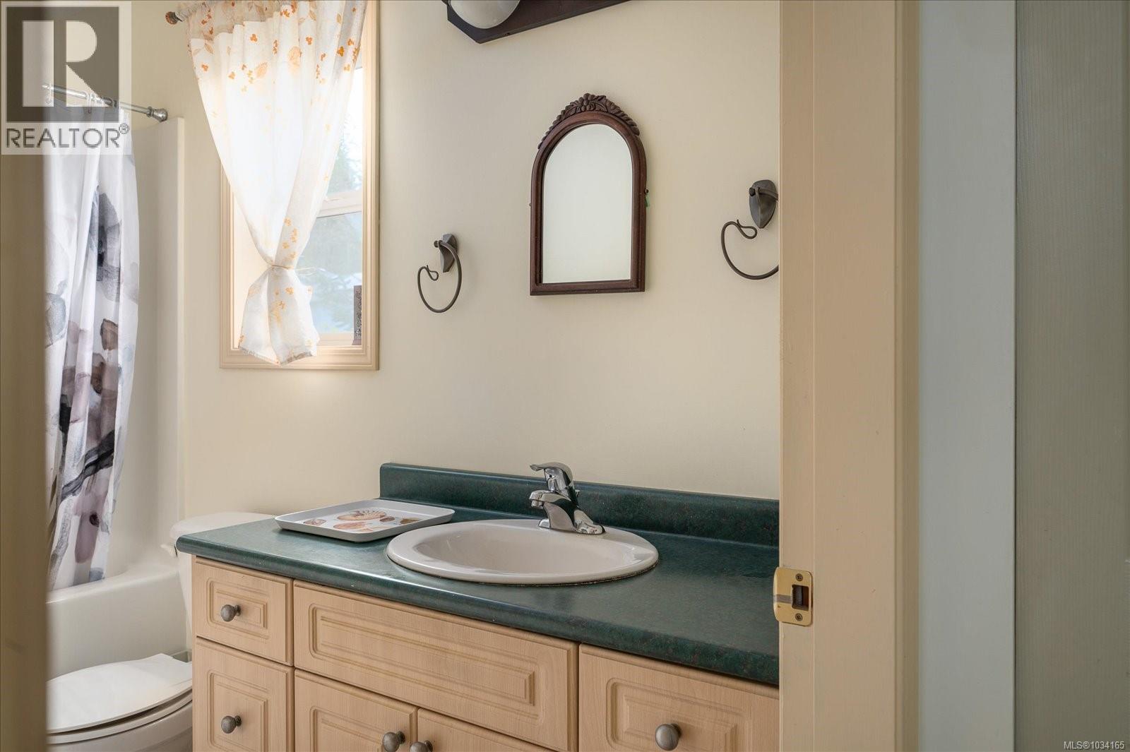 3122 DOLPHIN Dr - 38