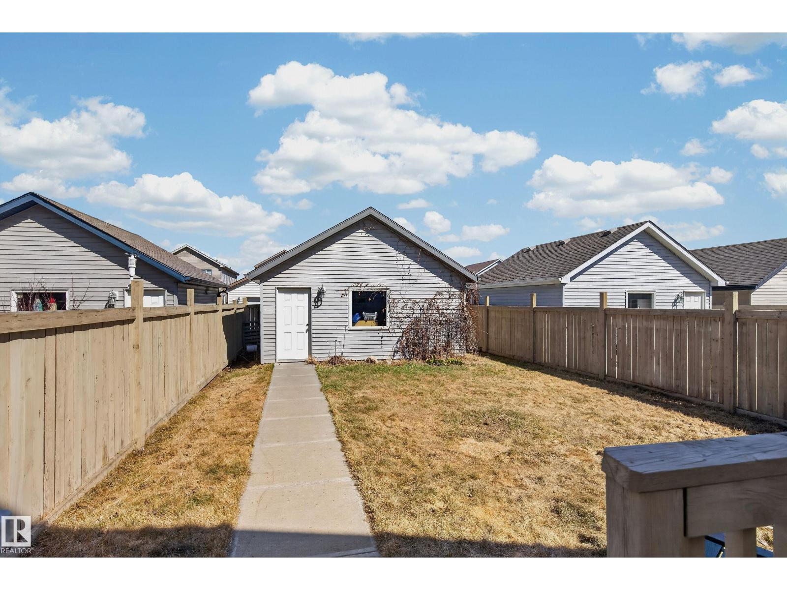 5636 18 AV SW, Edmonton